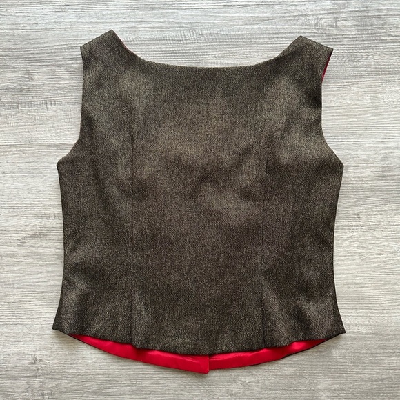 Vintage vest super cute . Not sure the size check the measurements please - Picture 2 of 4